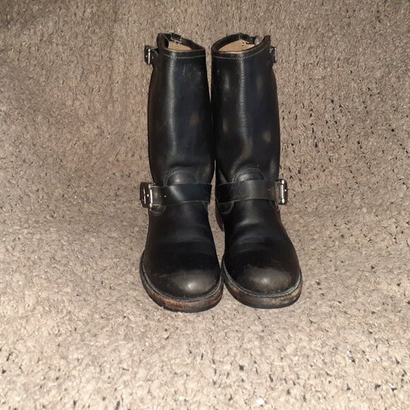 FRYE-Veronica-Short Bootie-Black Distressed Leather-Buckles-Sz 6/6.5-Excellent - Picture 3 of 9